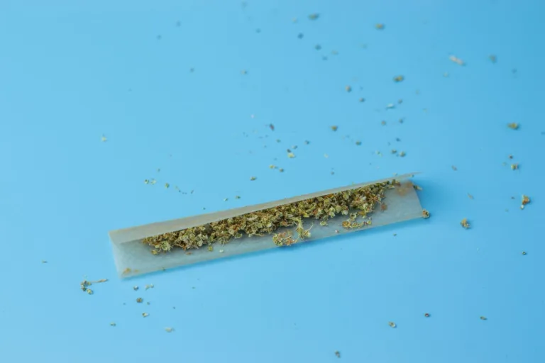 What Happens If You Smoke Paper